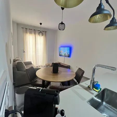 Center Modern Flat